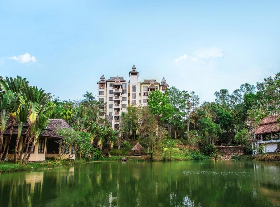 Peaceful yoga teacher training accommodation with lake view in Chiang Mai Thailand